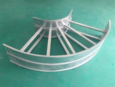 濟(jì)南鍍鋅電纜橋架有什么一般橋架所沒有的優(yōu)點(diǎn)