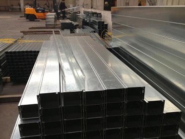 濟(jì)南鍍鋅橋架與普通橋架相比有哪些優(yōu)點(diǎn)？